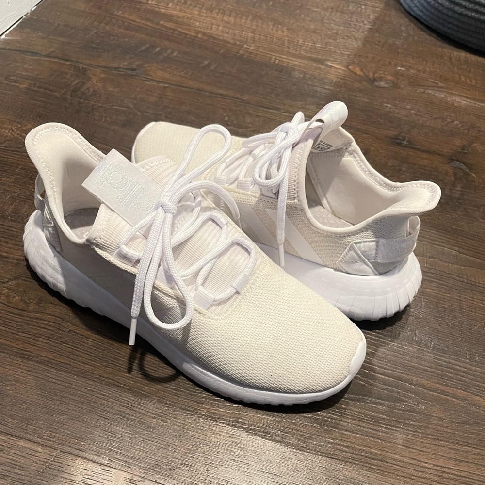 White Women’s Adidas size 7